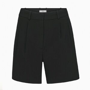 Aritzia (Babaton) Pleated Mid-thigh Short